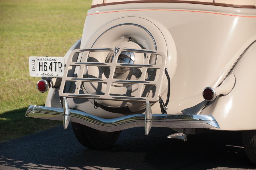  Ford DeLuxe Convertible Sedan 1936 года  (фото 4 из 20)